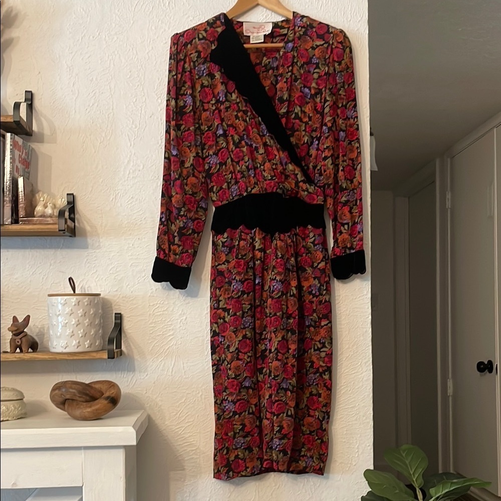 Oscar de la Renta Vintage Floral Wrap Black Accents Silk Dress Size 6